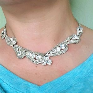 Coustume jewelry crystal necklace